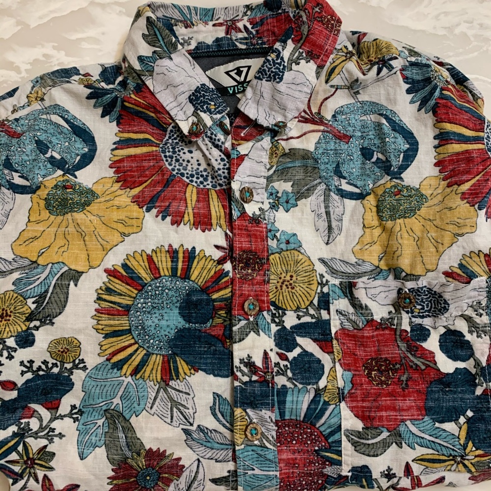 Viss LA button down